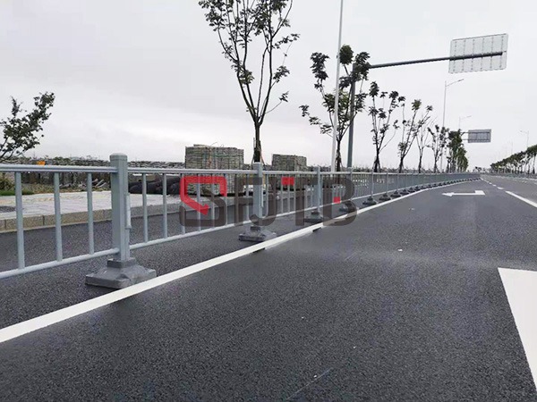 浙江寧波市隔離護(hù)欄 浙江寧波市隔離護(hù)欄